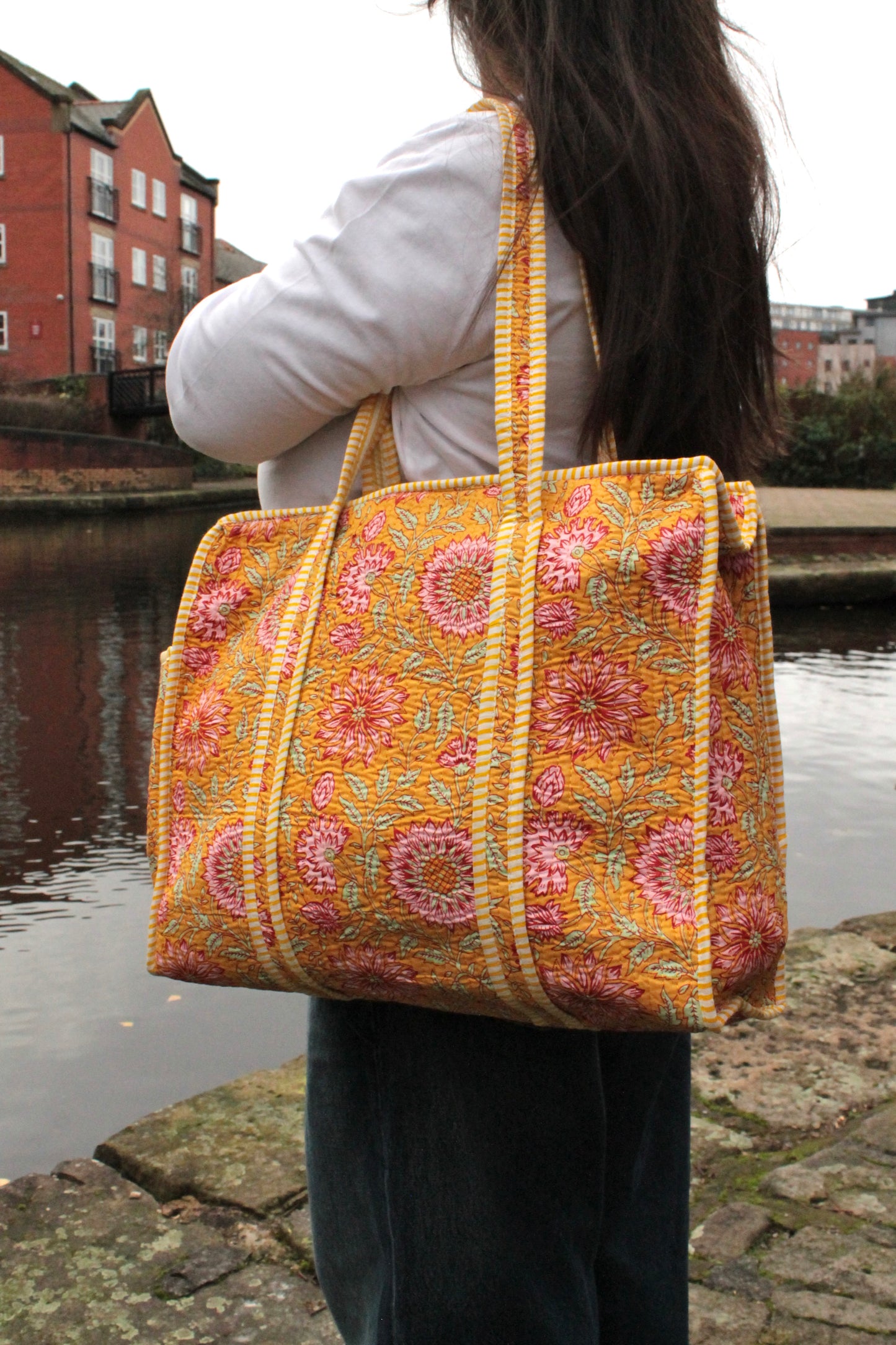 Quilted Yellow Flower Print Tote Bag – Stylish, Spacious & Durable