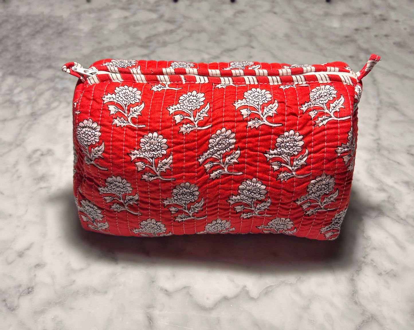 Quilted Toiletry & Makeup Bag - Waterproof Interior, 3-Size Options - Model: Red Floral